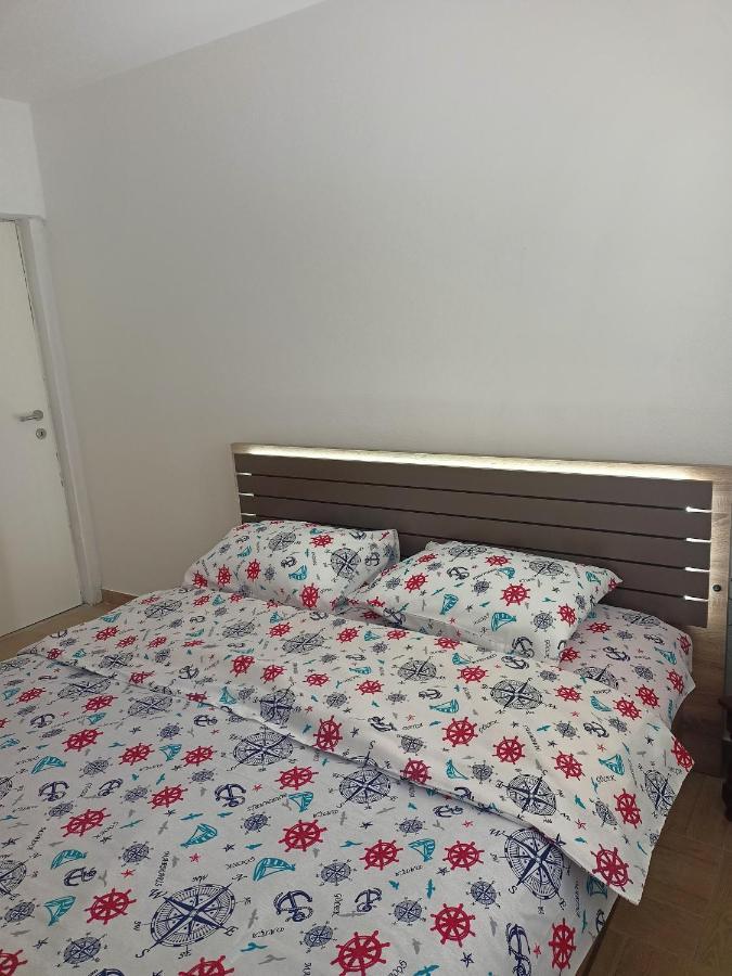 Anika Hotell Sutomore Exteriör bild